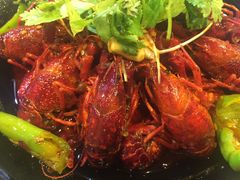 -虾弄弄海派小龙虾·牛羊蝎子火锅