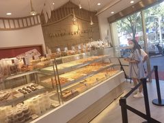 面包甜点陈列柜-珍糕兴(三林店)