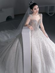-不晚国际婚纱礼服