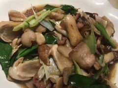 -梁家大院•农家菜(昆山会展中心店)