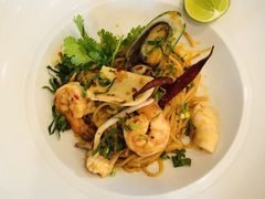 -Chom Cafe and Restaurant