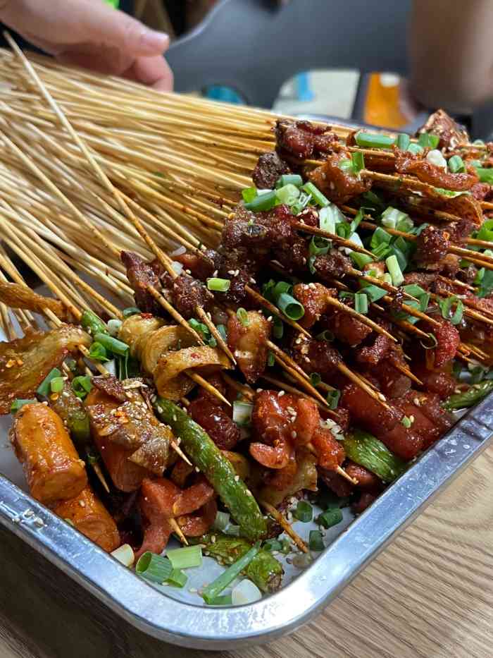 英子油炸(总店)-"乐山最火的一家,在一个半小时的等待中,观.