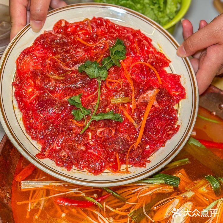 在大融城新开了一家云南酸菜火锅店，味道是真的好