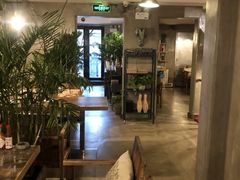 大堂-HIGH FIVE哈福手工汉堡(桂林路店)