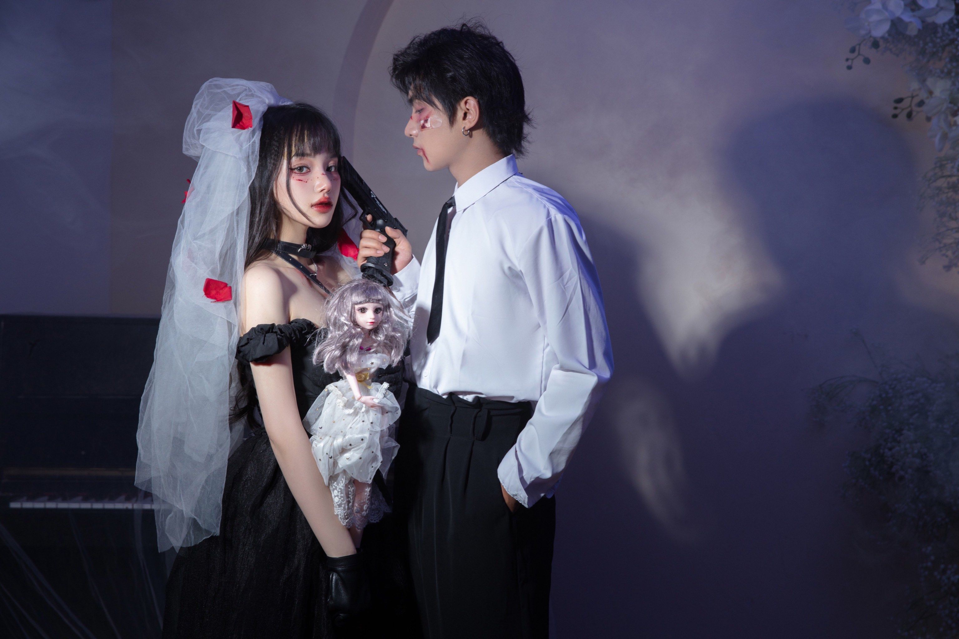 "史密斯夫妇" 个性十足 暗黑风情侣写真