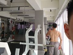-GYMPLUS私教健身会馆(大悦城店)