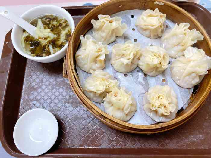 枫泾丁氏烧卖-"哈哈!老婆说这边好吃!所以特意饿着肚子驱.