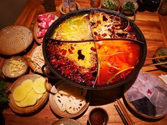 四喜鸳鸯锅-白乐天毛肚火锅馆(解放碑店)