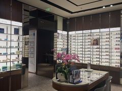 -LensCrafters亮视点·OAKLEY精选(静安嘉里中心店)
