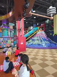 -欧酷世界动力星球(王府井奥莱UP TOWN店)