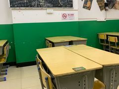 大堂-做了不起的80后