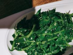 清炒豌豆尖-渝信川菜 · 川味家常菜(长安店)
