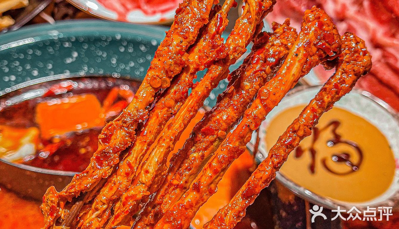 ‼️这个冬天被这碗热气腾腾的毛毛虫鱿鱼🦑暖到啦‼️
