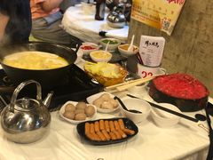 -鲜入围煮花胶鸡海鲜火锅