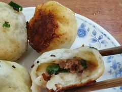 -老字号眼镜子煎包汤包店