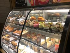 面包甜点陈列柜-星巴克(北京复兴路店)