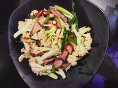 花菜炒腊肉-醉小酒馆·川菜·江湖菜·重庆菜(观音桥旗舰店)