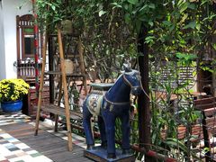 -Cuc Gach Quan Restaurant