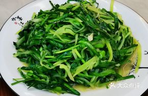 Leek and Lettuce Stir-fry