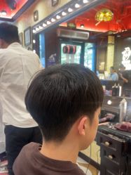 -东方先生国潮男士理发馆