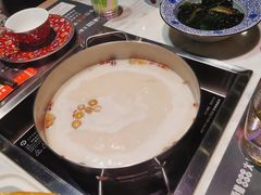 -尚尚仙·酸汤猪手·猪肚鸡火锅(华联万柳购物中心店)