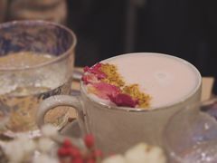 Rose&nbsp;tea&nbsp;latte-FLOVIE FLORIST CAFE