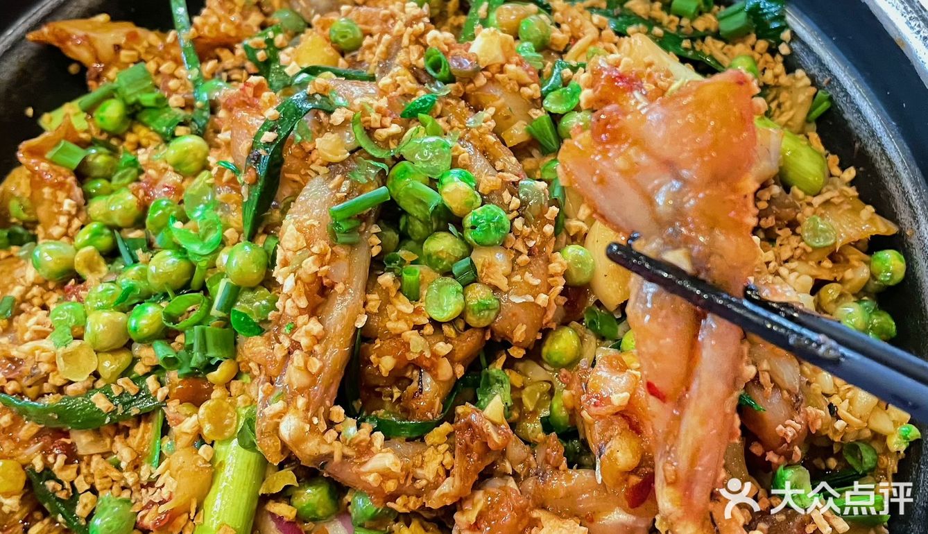 开平探店|吃蛙首选——臻享無招牌铁锅烤
