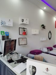 -百世玉芳专业祛痘