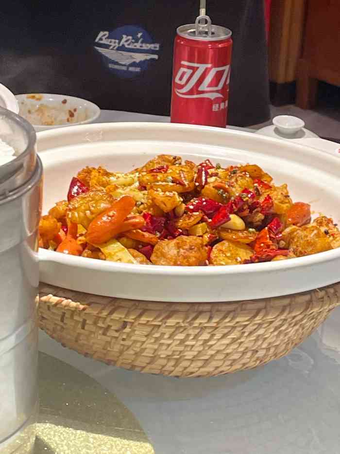 一品红川菜(皇岗分店)-"[薄荷]环境:位于皇岗村牌坊附近,进了.