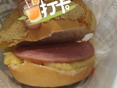 海盐乳酪菠萝包-港师傅·菠萝包(北京超极合生汇店)
