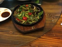 -九妹农家大铁锅东北菜(江湾店)