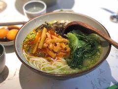 苗家酸笋面-百春原湖南牛肉粉(百联世纪店)