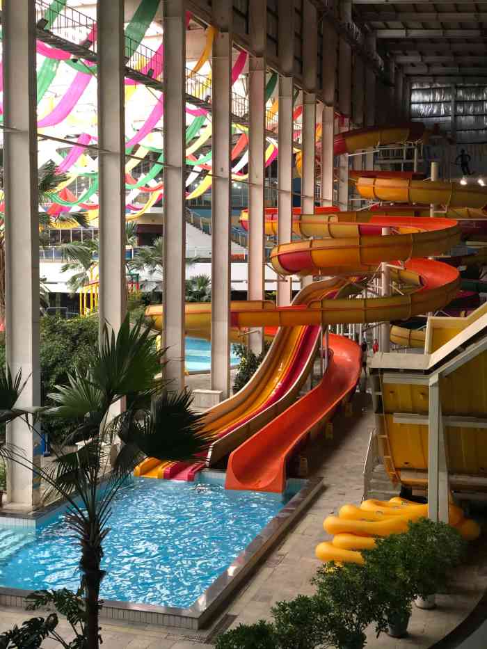 郁金香摩锐温泉水世界