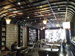 -钟书阁(松江泰晤士小镇店)