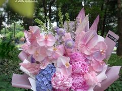 -谷莠子花艺气球派对·绿植造景·花艺沙龙(东海缤纷天地店)