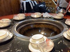 -袁小二大东北铁锅炖(吉祥村总部)