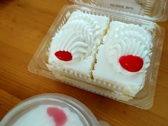 -红宝石·鲜奶小方·海派西点房(金杨店)