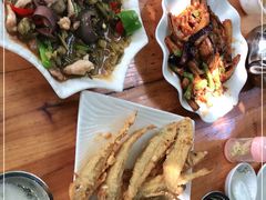 -黄记四更烤乳猪店