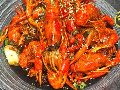 -肥肥虾庄·金牌油焖大虾(汉街SKP店)