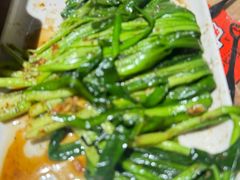 烤宽叶韭菜-木屋烧烤(岗顶二店)