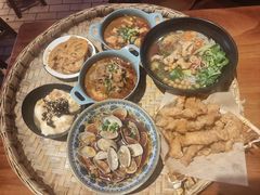 -爆炸头阿姨小四川正宗川味小吃(无任何分店)