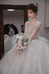 -艾米丽婚纱礼服