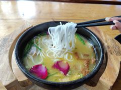 -桥香园过桥米线(国贸店)