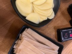 -小志家.野生菌鲜切牦牛肉牛杂火锅