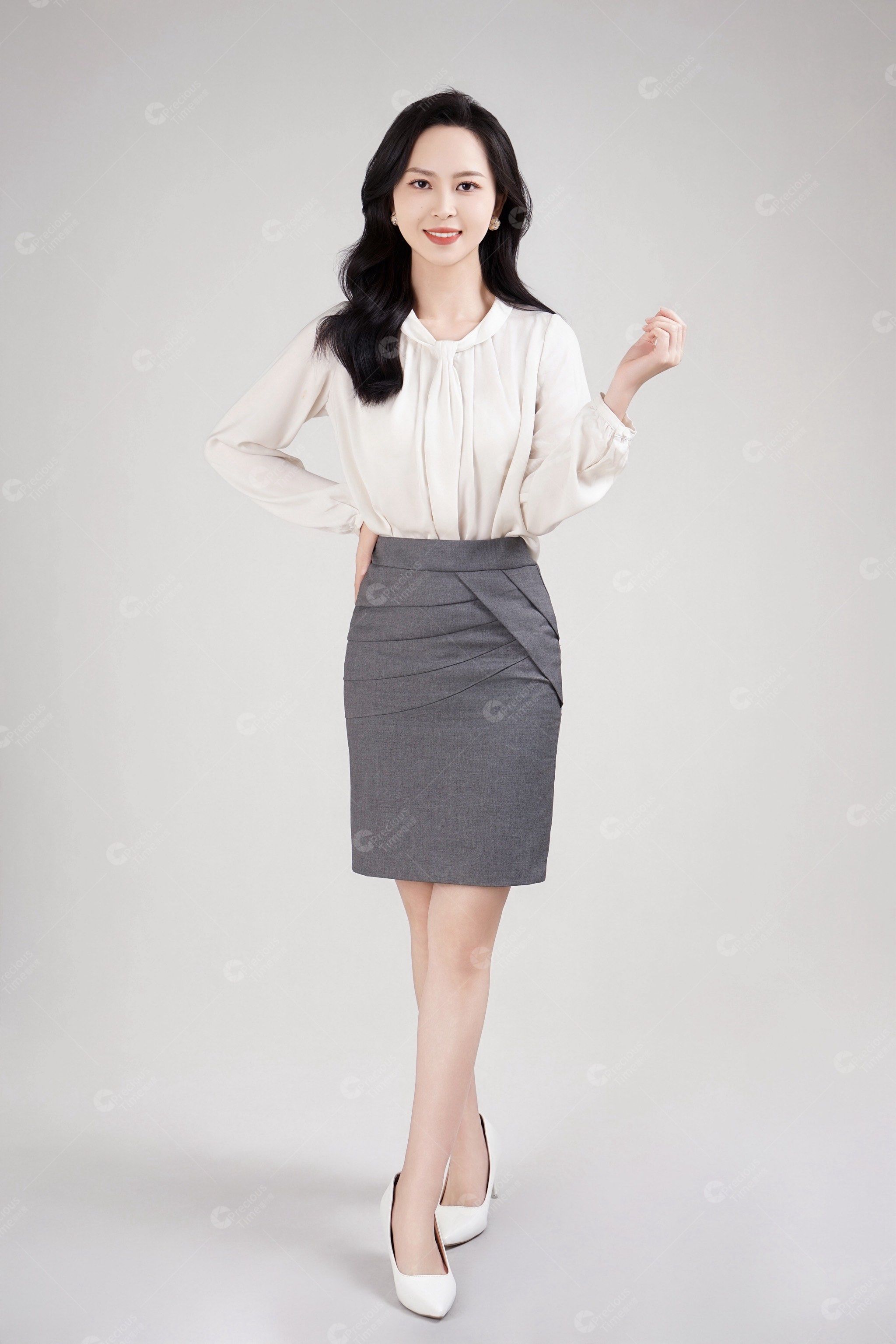 "
每一位老师都有自己的风采👩‍🏫
教师形象照要有亲和力