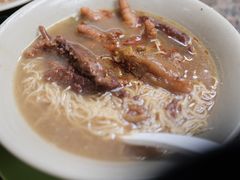 牛腩凤爪面-万利洪记粉面美食