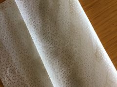 服务员再次擦拭后的效果。你们用的是千年的古董抹布吗？-北京民族园葉子里酒店(鸟巢店)