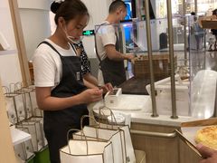 -奈雪的茶(市百一店)