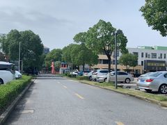 -蜂鸟快修喷漆钣喷汽修旗舰工厂(军工路店)