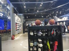 -NIKE品牌体验店(金源新燕莎店)